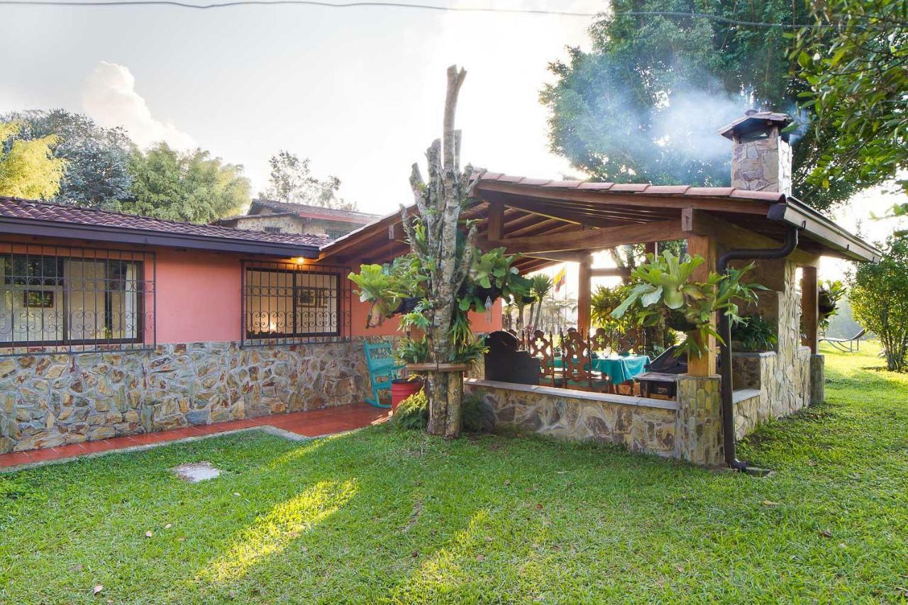 La Casa De Piedra Villa Guatapé Exterior photo
